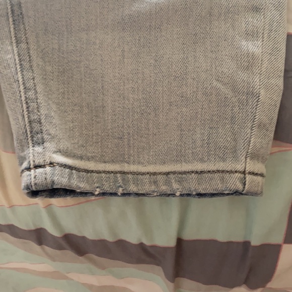 High-waisted Mom Jeans - Picture 4 of 6